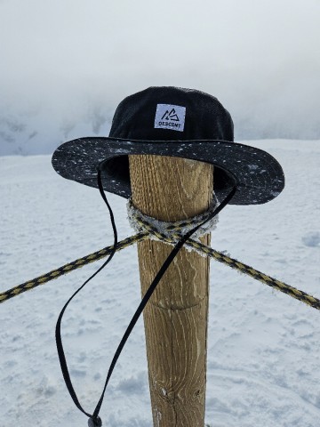 Bucket hat [nightsnow]