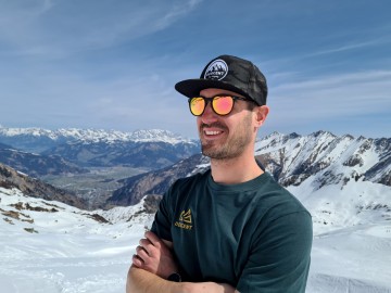 Descent | Explorer T-shirt [front]