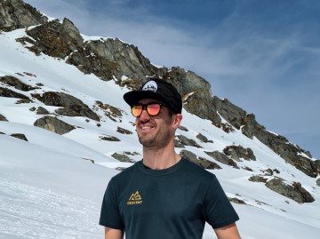 Descent | Explorer T-shirt [front]