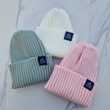 DESCENT baby mutsjes in 3 kleuren