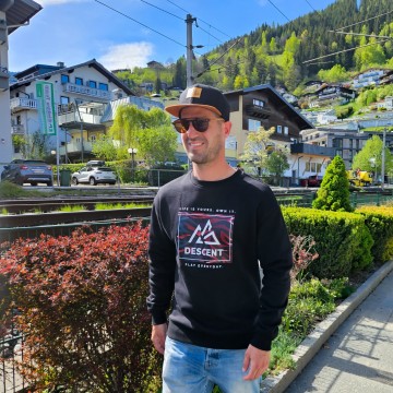 Descent | Crewneck | Play