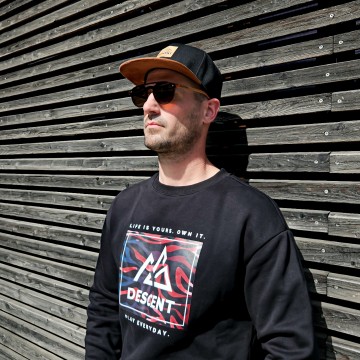 Descent | Crewneck | Play