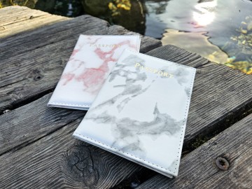 Paspoorthoes - Marmerlook roze & grijs variant